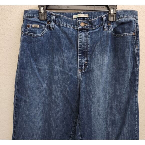 Lee Blue Relaxed Straight Leg 5 Pocket Jeans 16 Long Lightweight Soft Flat Front - Picture 2 of 6